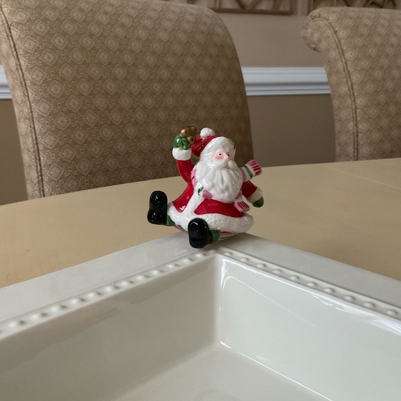 Christmas Santa With Jingle Bells Platter Decoration - Sitting 🔔 - Picture 1 of 5